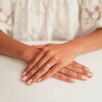 Złoty pierścionek zaręczynowy 1658b-3 333 8K cyrkonia 