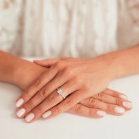 Złoty pierścionek zaręczynowy 333 8K cyrkonia