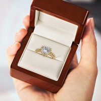 Złoty pierścionek zaręczynowy 773-1 pr. 333