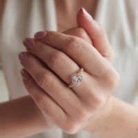 Złoty pierścionek zaręczynowy 773-1 pr. 333